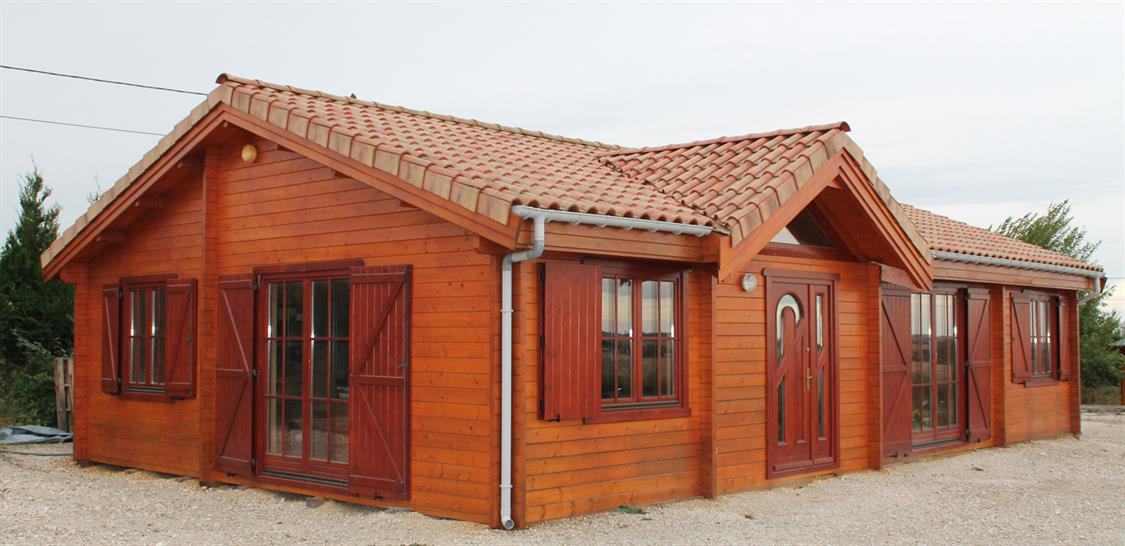 porte d'entrée du Chalet en bois habitable 100m² modèle Camille